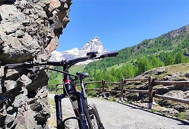 Mountain bike and E-bike in Breuil-Cervinia